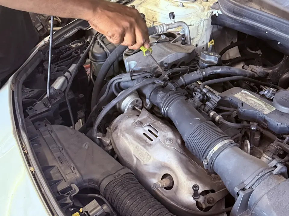 Pruebas en el motor en Front Line Auto, Oakland Park